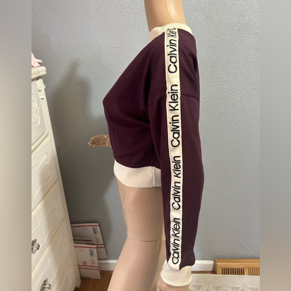 NWOT Calvin Klein Performance crop top size small - Picture 3 of 7